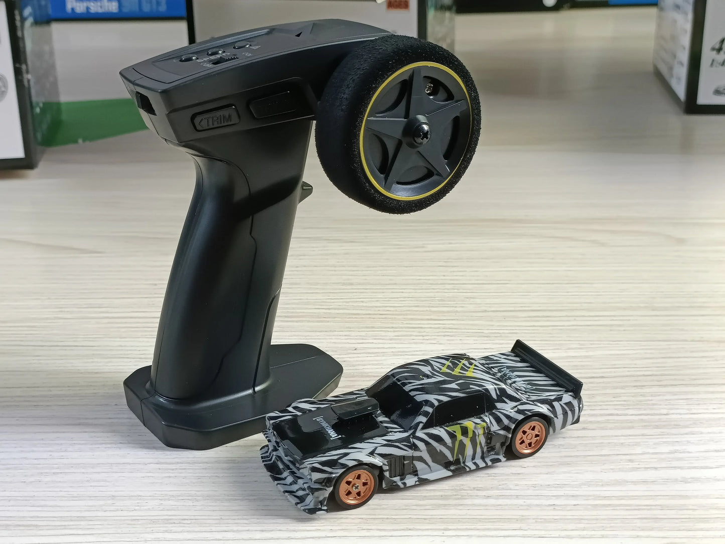 Mini 4WD RC Drift Car 1/43 Scale High-Speed Remote Control Racing Car