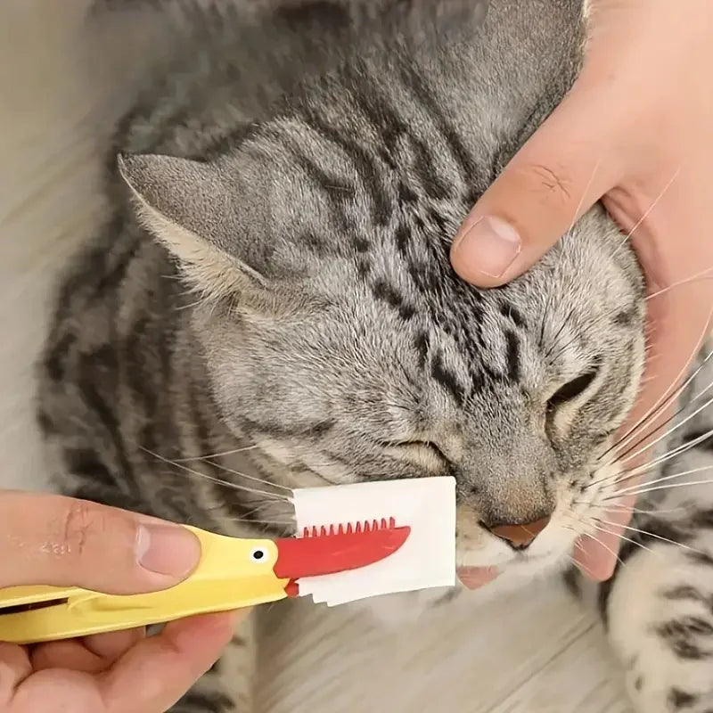 Pet Eye Comb Brush – Tear Stain Remover for Cats & Dogs