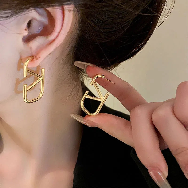 Modern Geometric Ear Studs – Fashion Statement