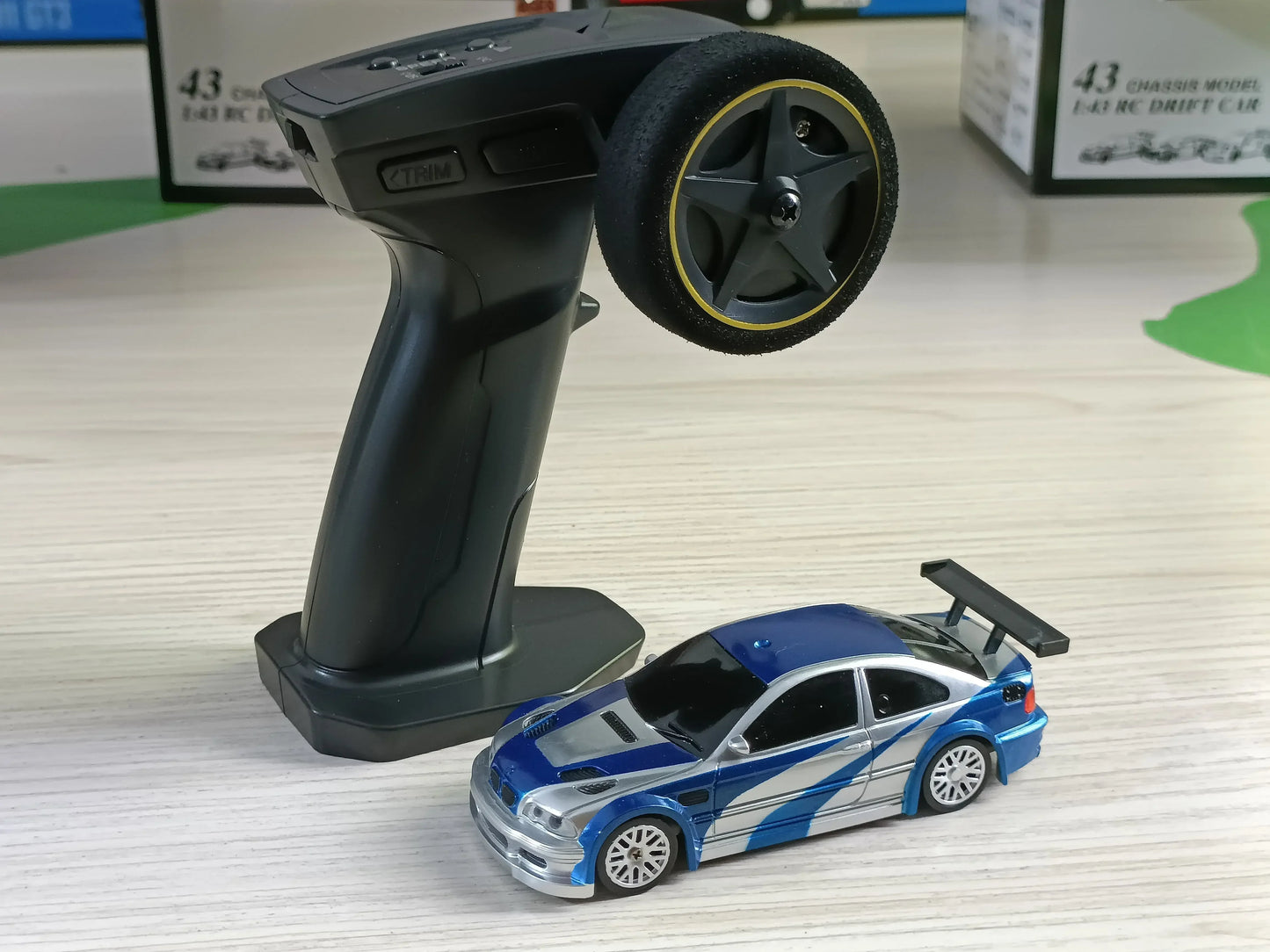 Mini 4WD RC Drift Car 1/43 Scale High-Speed Remote Control Racing Car